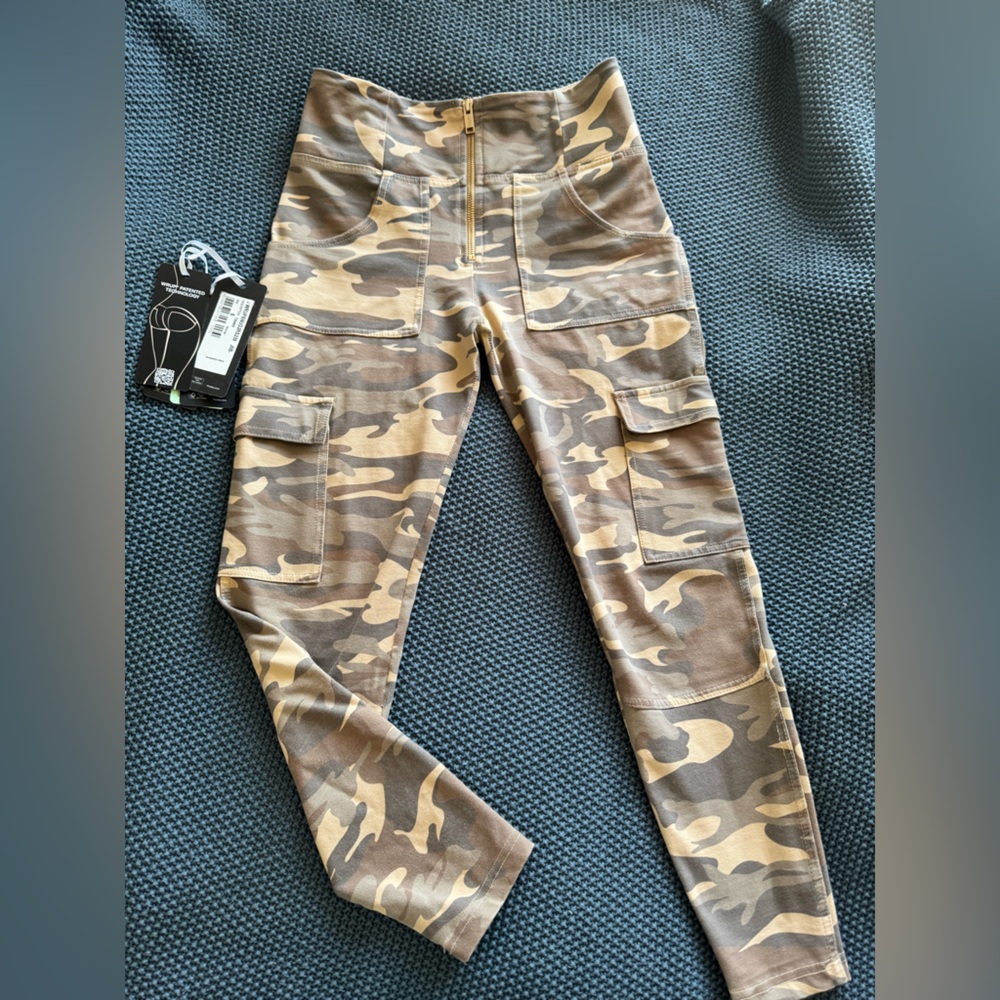 Freddy Wr. Up Camo High-Waist Cargo Leggings in Green & Brown
